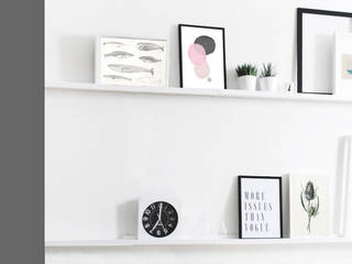 Designer Wall Shelves: Minimalistic and Trendy Designs, Regalraum UK Regalraum UK Skandinavische Wohnzimmer