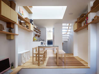 小さな空間とはの家 / Tiny House in Kobe, 藤原・室 建築設計事務所 藤原・室 建築設計事務所 Modern Dining Room