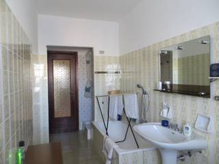 Due Bagni Vintage, Architetto Alberto Colella Architetto Alberto Colella حمام سيراميك