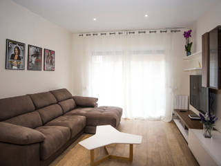Reforma integral y de mobiliario en Barcelona, Grupo Inventia Grupo Inventia Modern living room Concrete
