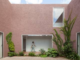 House with Three Courtyards, EXTRASTUDIO EXTRASTUDIO Akdeniz Evler