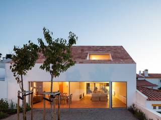 Casa com Três Pátios, EXTRASTUDIO EXTRASTUDIO Mediterranean style house