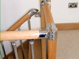Fusion stair parts with oak and chrome parts, Wonkee Donkee XL Joinery Wonkee Donkee XL Joinery Коридор Дерево