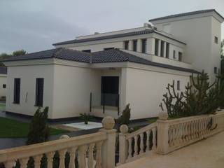 Detached house with pool, Reformas Goverland Sur S.L. Reformas Goverland Sur S.L. Будинки