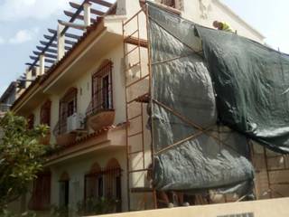 Facade renovation., Reformas Goverland Sur S.L. Reformas Goverland Sur S.L. Condominios