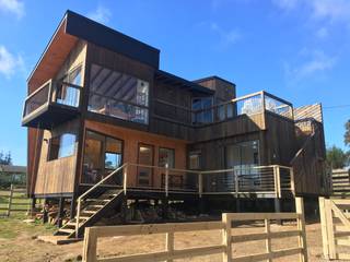 Cabaña Catrianca, Pichilemu, EstradaMassera Arquitectura EstradaMassera Arquitectura 모던스타일 주택