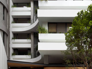 [ 都會木構 ] 青山點點, FAMWOOD 自然紅屋 FAMWOOD 自然紅屋 Modern balcony, veranda & terrace