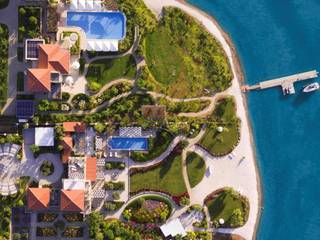 Villa Olivia, una residenza di lusso con vista mozzafiato sull’Egeo e spiaggia privata, Studio D73 Studio D73 Case in stile mediterraneo