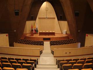 Auditorio Universidad de Medellín, Metalmuebles Metalmuebles Рабочий кабинет в классическом стиле