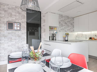 Reforma piso en el barrio bilbaíno de Deusto, Basoa Decoración Basoa Decoración Kitchen Cabinets & shelves