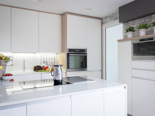 Reforma piso en el barrio bilbaíno de Deusto, Basoa Decoración Basoa Decoración Modern kitchen