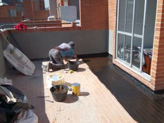 remodelacion terraza, CELIS & CELIS INGENIEROS CONSTRUCTORES S.A.S CELIS & CELIS INGENIEROS CONSTRUCTORES S.A.S بلكونة أو شرفة