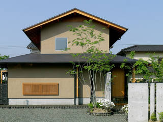 ウッドデッキのあるセミ・コートハウス, 竹内建築設計事務所 竹内建築設計事務所 モダンな 家