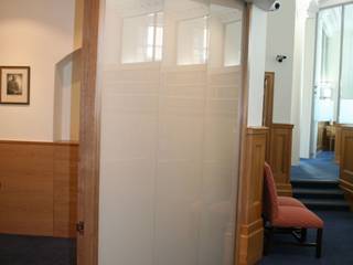 Switchable glass screens , Ion Glass Ion Glass مساحات تجارية زجاج