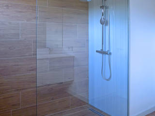 Vivienda en San Martiño do Porto, AD+ arquitectura AD+ arquitectura Modern bathroom