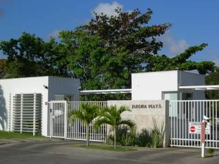 Projeto guarita do Condomínio Jardim Piatã, branco arquitetura branco arquitetura Casas estilo moderno: ideas, arquitectura e imágenes