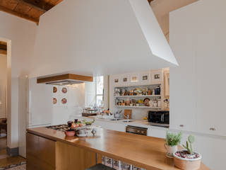 Casa per amici, Officina29_ARCHITETTI Officina29_ARCHITETTI Eclectic style kitchen
