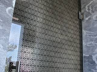 Glass Door with Bespoke Filigree Pattern , Alguacil & Perkoff Ltd. Alguacil & Perkoff Ltd. Portes en verre Verre