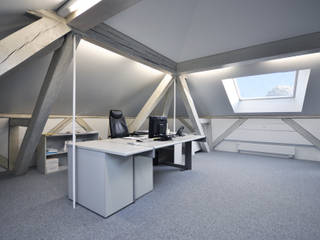 Transformation de combles, Palais de Justice, Sion (Suisse), François MEYER ARCHITECTURE François MEYER ARCHITECTURE Commercial spaces