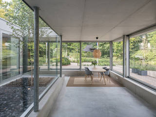 Patio House, Bloot Architecture Bloot Architecture Minimalist study/office Concrete Grey