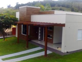 CASA SIMPLES E MODERNA, Lana Claudia Kunz Arquitetura Lana Claudia Kunz Arquitetura บ้านและที่อยู่อาศัย