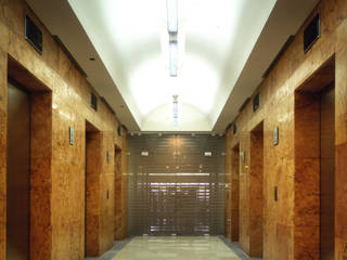 Chrysler, MAC Arquitectos Consultores MAC Arquitectos Consultores Modern corridor, hallway & stairs