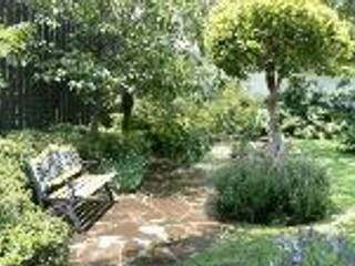 BARRAGAN ARQUITECTOS Classic style garden