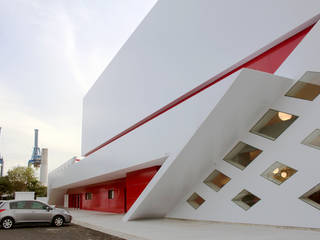 Portonave AUDITORIUM in Brasile, Schiavello Architects Office Schiavello Architects Office Puertas y ventanas modernas