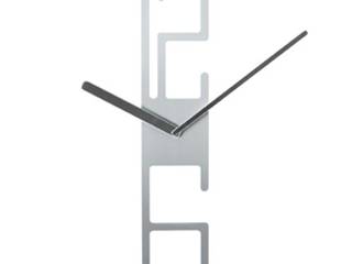 Living Room Wall Styling, Just For Clocks Just For Clocks Modern living room Aluminium/Zinc