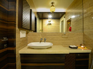 Matunga Apartment, Fourth Axis Designs Fourth Axis Designs Asiatische Badezimmer