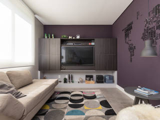 Tudo Novo | Reforma de Apartamento, Rabisco Arquitetura Rabisco Arquitetura Phòng khách MDF Purple/Violet