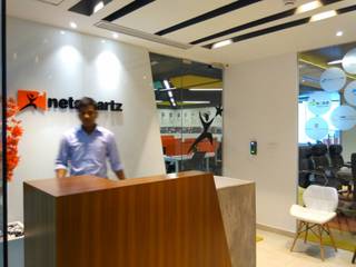 Netsmartz, Ravi Prakash Architect Ravi Prakash Architect Oficinas Derivados de madera Transparente