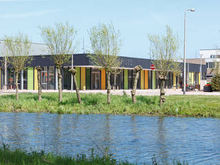 Dorpshuis & Bibliotheek Duivendrecht, MINT Architecten MINT Architecten Коммерческие помещения