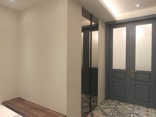 40평대 아파트 인테리어 모아보기, 홍예디자인 홍예디자인 Classic style corridor, hallway and stairs