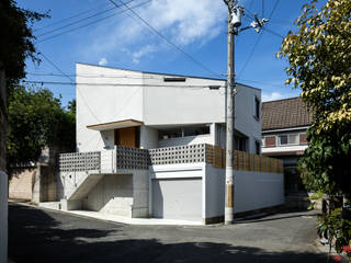 西田宮町の家, 藤森大作建築設計事務所 藤森大作建築設計事務所 Casas modernas Blanco