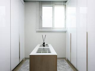 김포 32평 시공을 최소화한 새아파트 홈스타일링, homelatte homelatte Modern Dressing Room