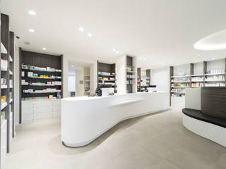 KRION® in the Farmacia Rooseleers project by Studio Lijnen & Partners (Paal, Beringen – Belgium), KRION® Porcelanosa Solid Surface KRION® Porcelanosa Solid Surface Ruang Komersial