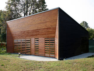 BASSO FABBRICATO, Studio 3Mark Studio 3Mark Minimalist garage/shed Wood Wood effect