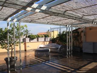 OUTDOOR LIVING PENTHOUSE, A3PAESAGGIO A3PAESAGGIO Mediterranean style balcony, veranda & terrace Grey