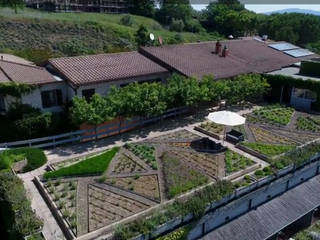 HOTEL TERRE DI CASOLE - A vegetable garden on the terrace, A3PAESAGGIO A3PAESAGGIO Commercial spaces