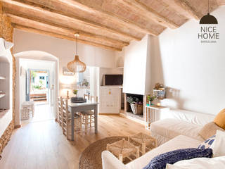 Una vieja casa de 1 siglo se convirtió en un hogar de 2 pisos con un jardín de 100 m2, Nice home barcelona Nice home barcelona Mediterrane Esszimmer