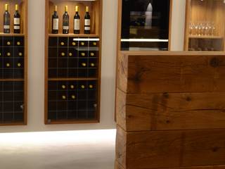 Weinkeller, Holzmanufaktur Stuttgart Holzmanufaktur Stuttgart Bodegas de vino Madera maciza Multicolor