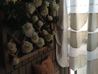 Una veranda da Principessa, ARTEX TEXTILE ARCIDIACONO'S ARTEX TEXTILE ARCIDIACONO'S 지중해스타일 발코니, 베란다 & 테라스 아마 / 리넨 핑크