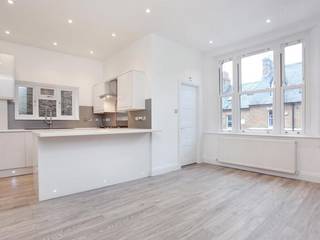 Refurbishment of a Berkshire apartment, Your Hubb Your Hubb Moderne woonkamers