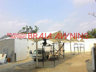 Tenda Membrane Ruang Publik Jakarta, Braja Awning & Canopy Braja Awning & Canopy Jardins modernos Sintético Castanho