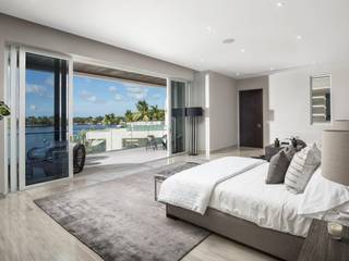 AGD Architects designs luxury and wellbeing with KRION, in Gables Estates Club, Miami, KRION® Porcelanosa Solid Surface KRION® Porcelanosa Solid Surface Modern style bedroom