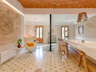 Home Staging en Piso de Lujo en Barcelona, Markham Stagers Markham Stagers モダンな キッチン 白色