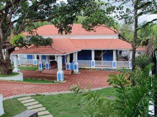 Luxo Villa at Aldona, Goa, India, Rita Mody Joshi & Associates Rita Mody Joshi & Associates Rustic style garden Bamboo Green