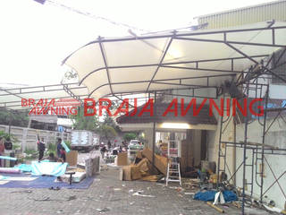 Canopy Membrane @Pabrik Garment Jakarta, Braja Awning & Canopy Braja Awning & Canopy Varandas, marquises e terraços modernos Sintético Castanho