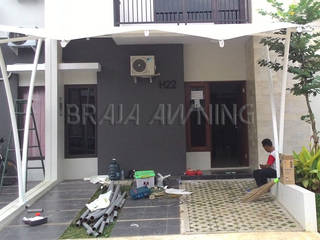 Tenda Membrane Garasi Mobil Jakarta, Braja Awning & Canopy Braja Awning & Canopy Modern Balkon, Veranda & Teras Sentetik Kahverengi